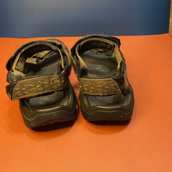 Men’s Teva sandals SZ 10 - Picture 3 of 6